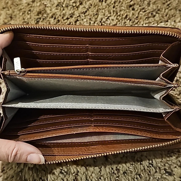 Logan RFID Zip Around Clutch - Picture 3 of 5